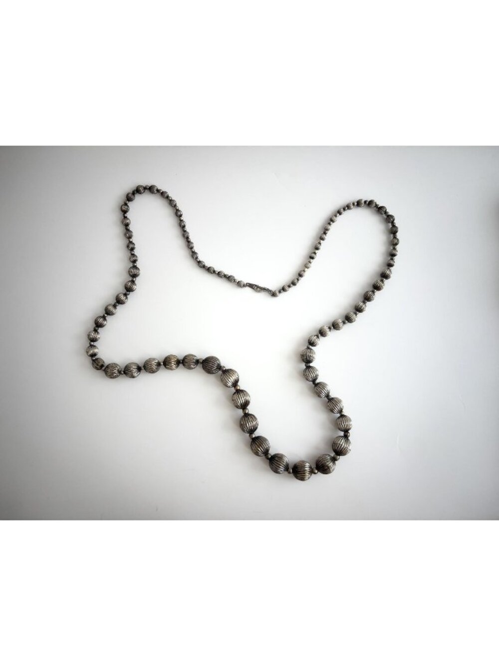 Fluted Tapered Beaded Vintage Silver Toned Minimalist 80's Necklace - 31"
